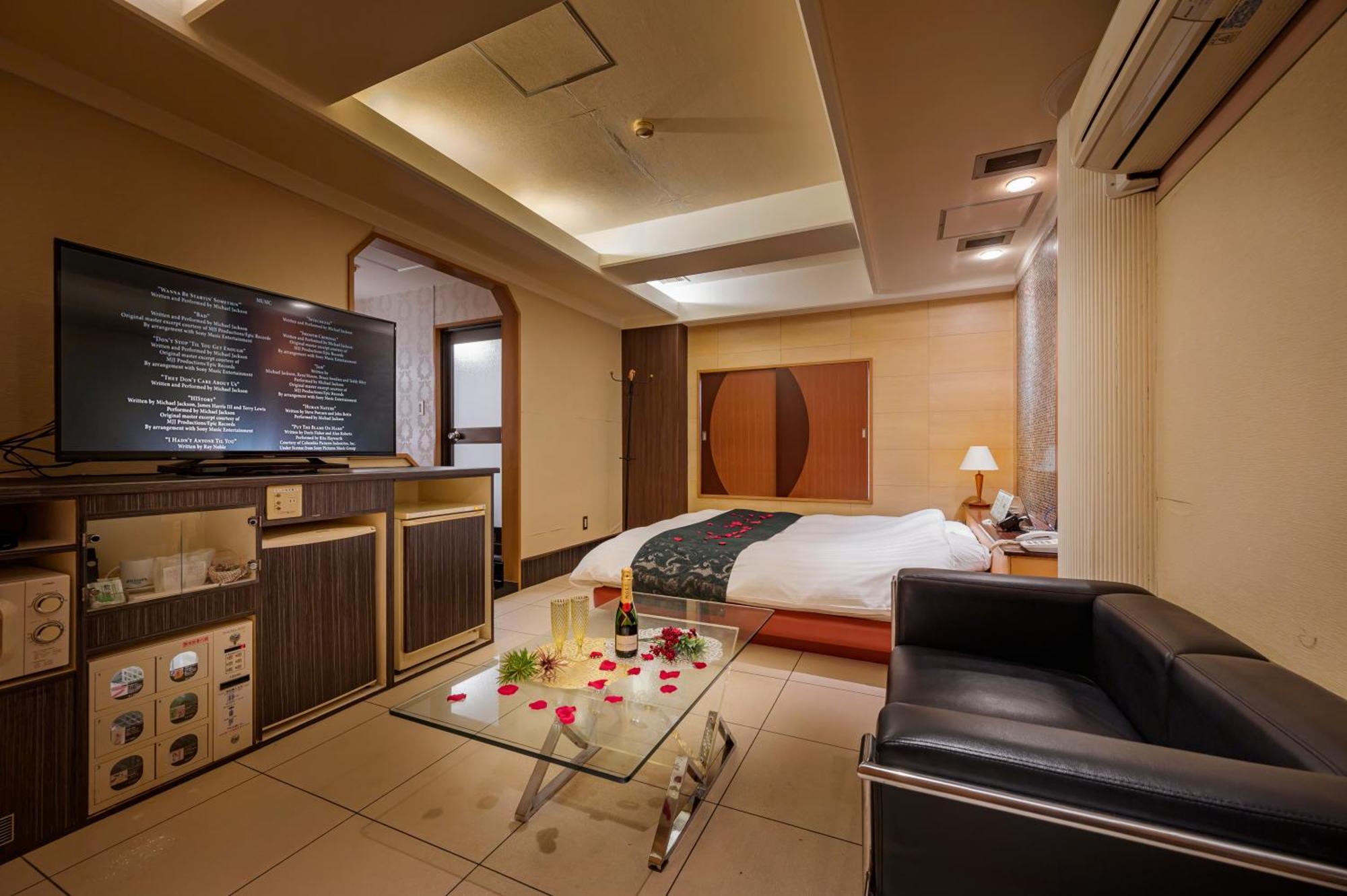 Tsurugashima Hotel Mobilia (Adults Only) מראה חיצוני תמונה