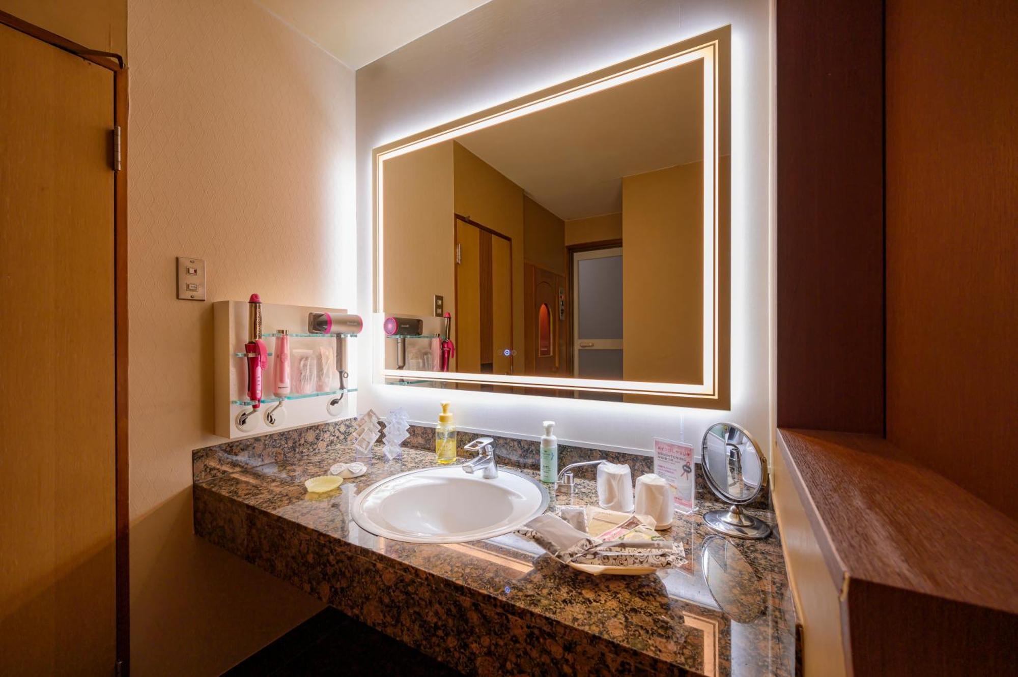 Tsurugashima Hotel Mobilia (Adults Only) מראה חיצוני תמונה